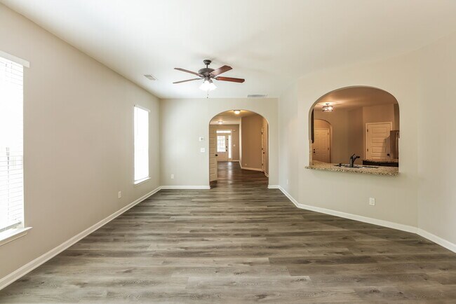 Photo - 4274 Sir Dixon Dr