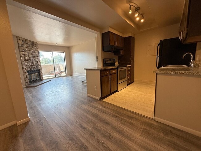 Photo - Charming 2 Bedroom Apartment with Balcony ... Unit 110