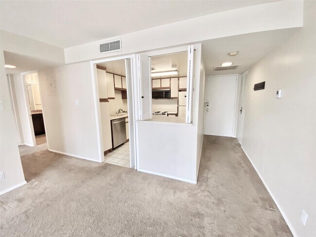 Photo - 2016 Main St Unit 1403