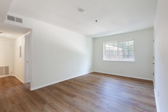 Photo - 641 Powder Springs St Unit 8