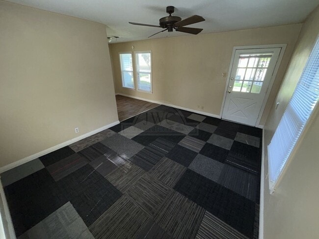 Photo - 1102 Stewart St