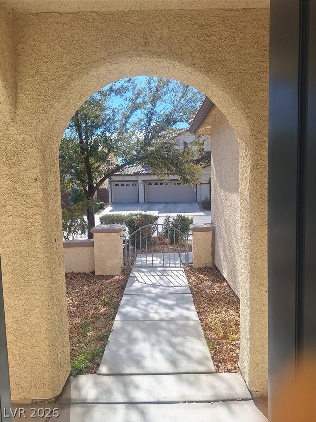 Photo - 304 Raptors View Ave