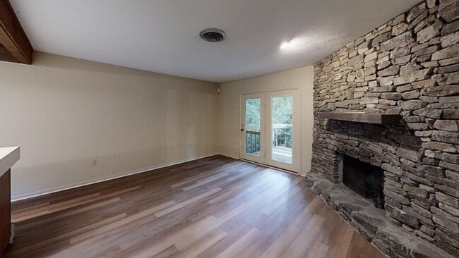 Photo - Hampton 1351-1353 Unit 1353