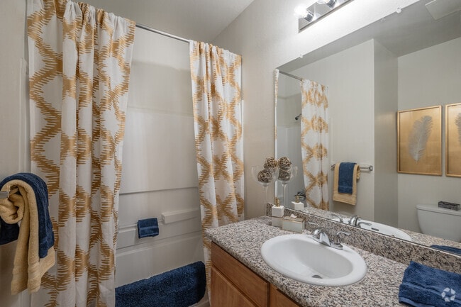 2BR, 2BA Sunroom - 1,035SF - Primary Bathroom