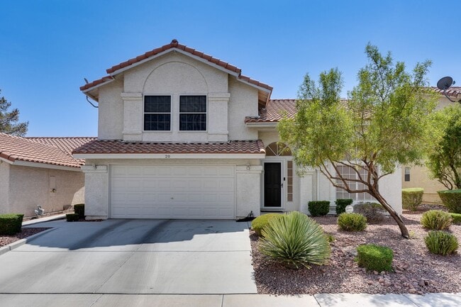 Building Photo - Cozy 3-Bed Home with Pool & Fireplace in P...