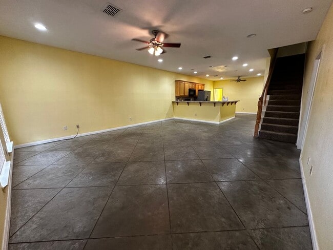 Photo - 900 Oakwood Ave