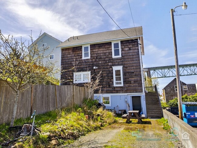 Photo - 103 Washington St