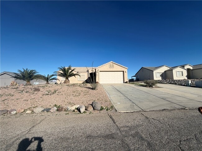 Building Photo - 1903 E La Entrada Pl