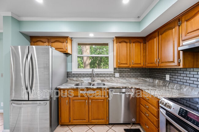 Photo - 7020 Bonnamere Dr