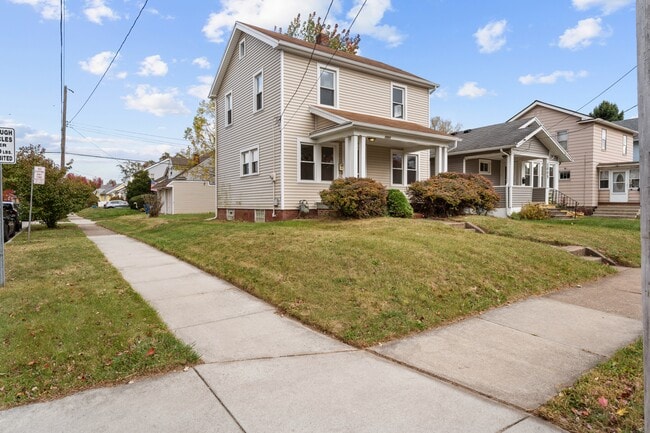 Building Photo - 1001 Woodsdale Ave