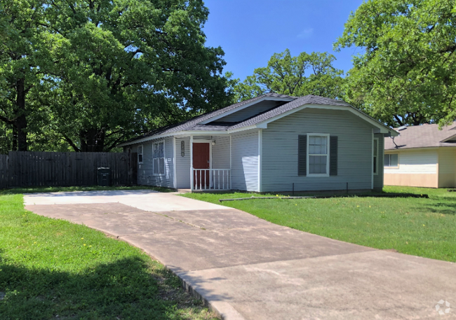 Building Photo - 3205 Chapel Ct Rental