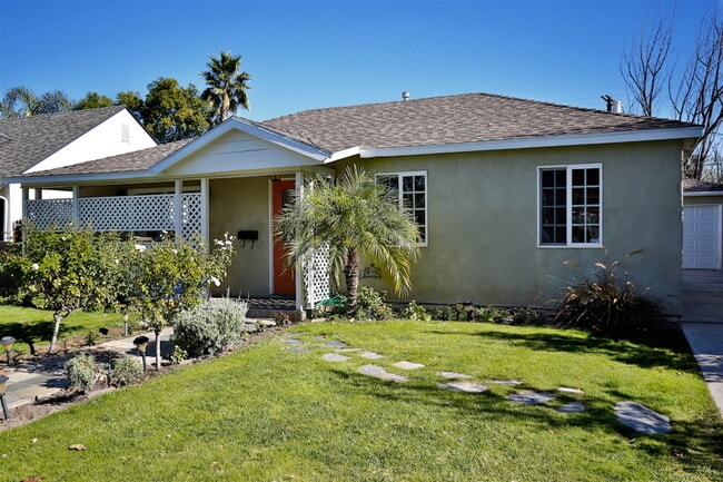 Photo - Beautiful North Hollywood 3 Bedroom, 2 Bath Single Family Home *** Non-Smoking***