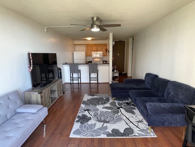 Photo - Beautiful 1 bedroom with large lanai & ama... Unit 7K