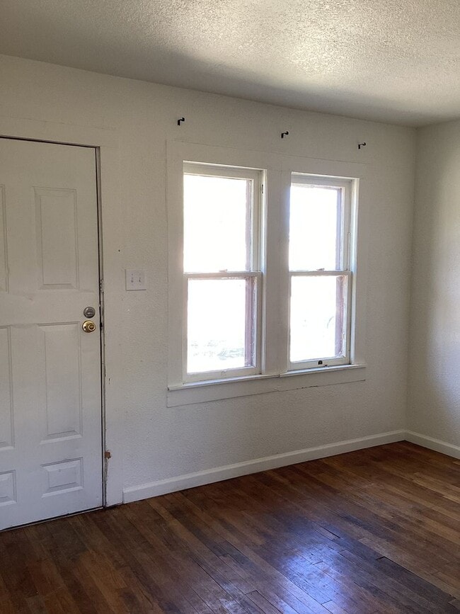 Photo - Comfortable 1 bedroom!
