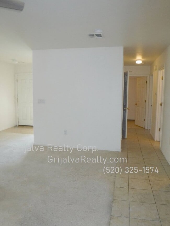 Photo - 4 Bedroom, 3 Bath Two-Story Home in Los Ar...