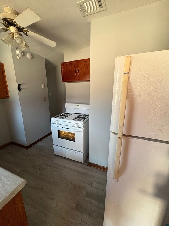 Photo - 3 Bedrooms and 1 Bathroom