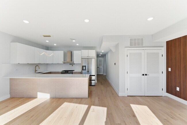 Photo - 443 Bergen Ave Unit 3