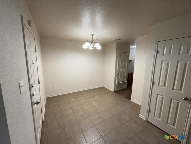 Photo - 1405 Cinch Dr Unit B