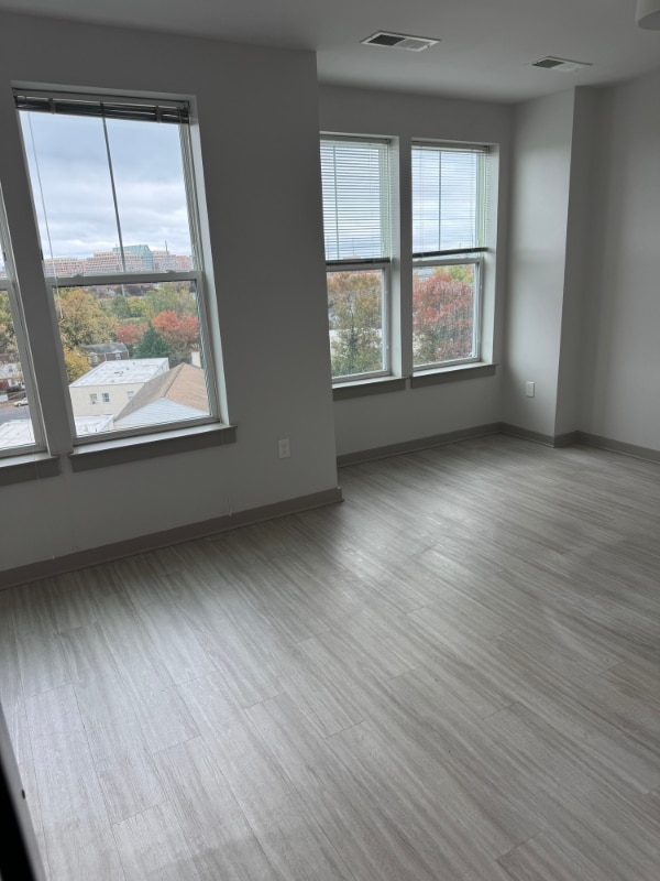 Photo - 2317 Huntington Ave Unidad 609