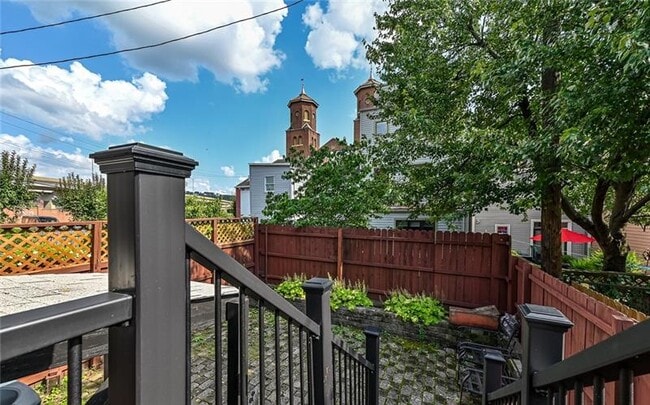 Photo - 617 Avery St