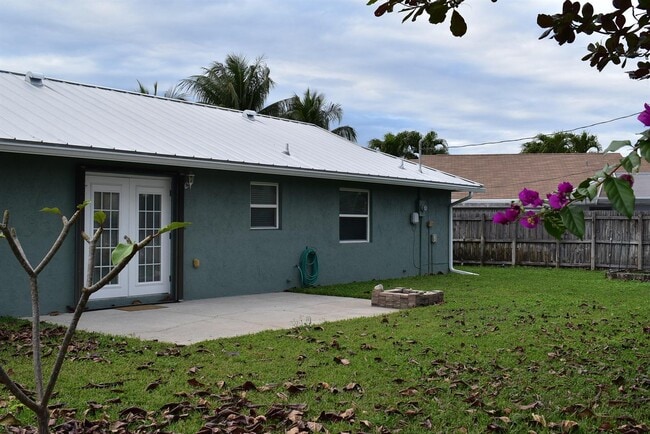 Photo - 826 Palama Way