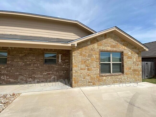 Photo - 1561 Vani Ct