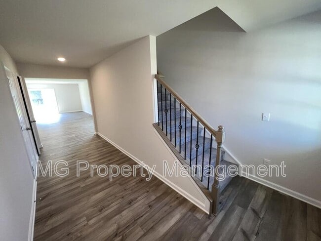 Photo - 1401 Woodhouse Dr