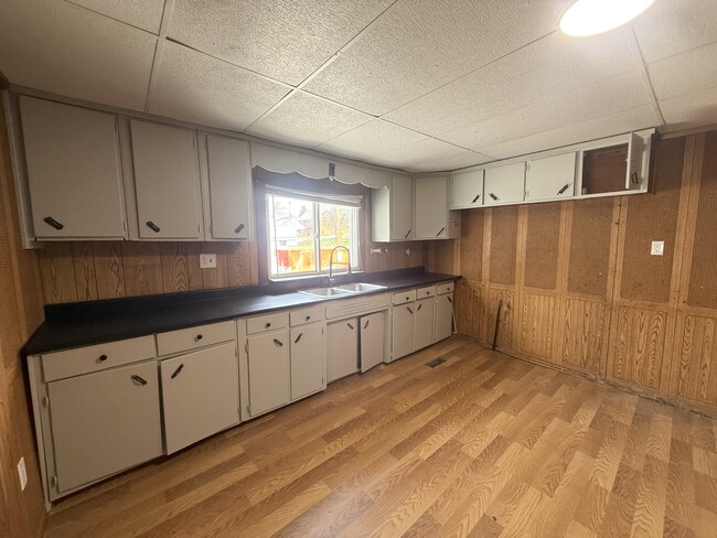 Photo - 754 N Sharpsville Ave