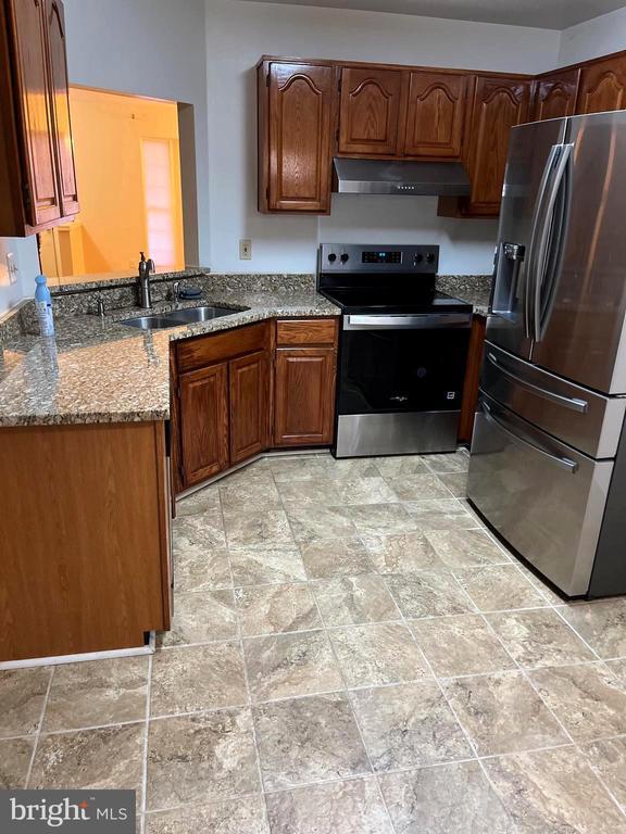 33 Hiddencreek Ct