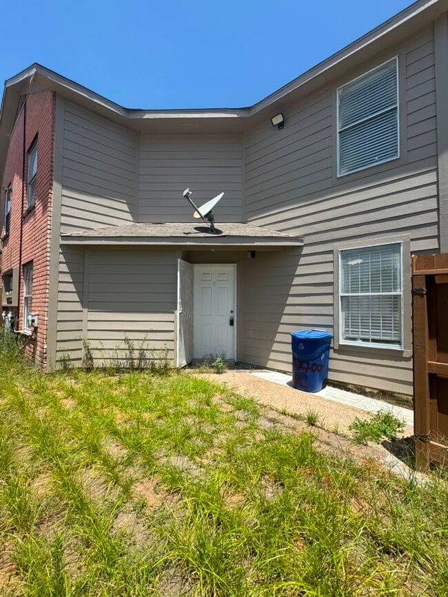 Photo - 12700 Leader St Unit C