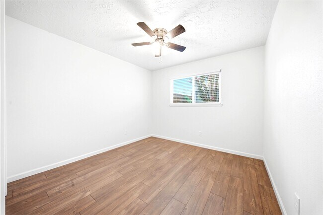 Photo - 16007 Ridgegreen Dr