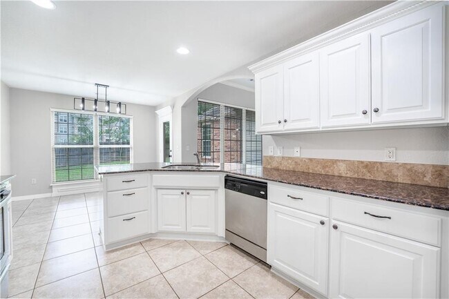 Photo - 1536 N Oakhaven Pl