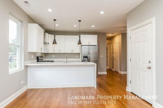 Photo - 4737 S Michigan Ave Unit #2