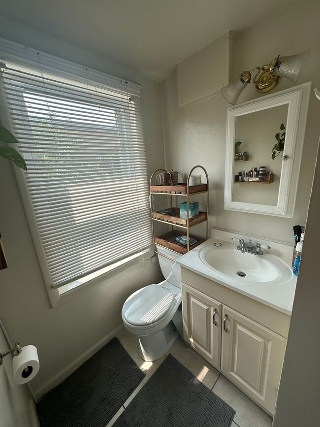 Photo - 1920 Gough St Unidad 1920 Gough St Apt 2B