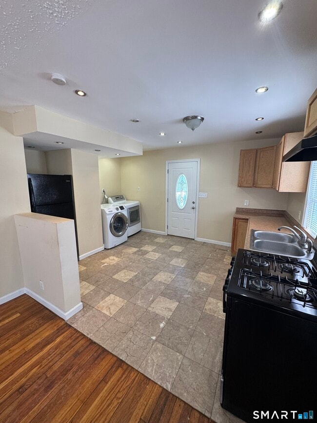 Photo - 117 Dupont Pl Unit 117