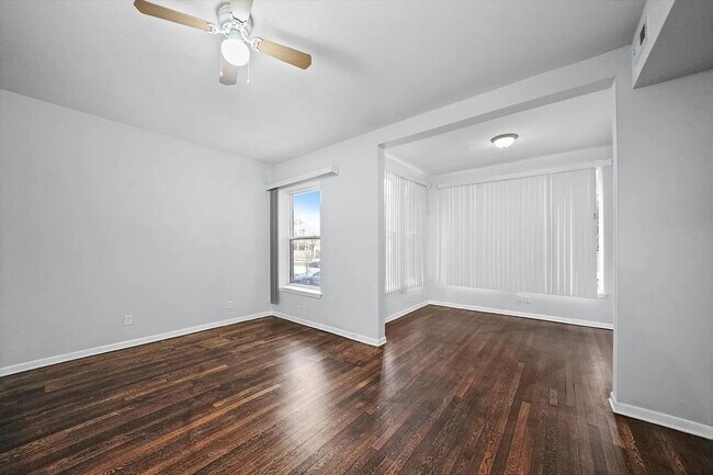 Photo - 6039 S Michigan Ave Unit 6039 S. Michigan Ave