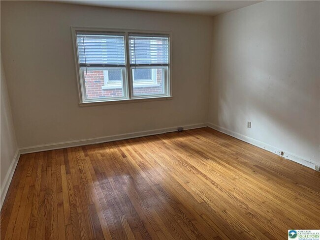 Photo - 2228-2236 W Allen St Unidad 10A