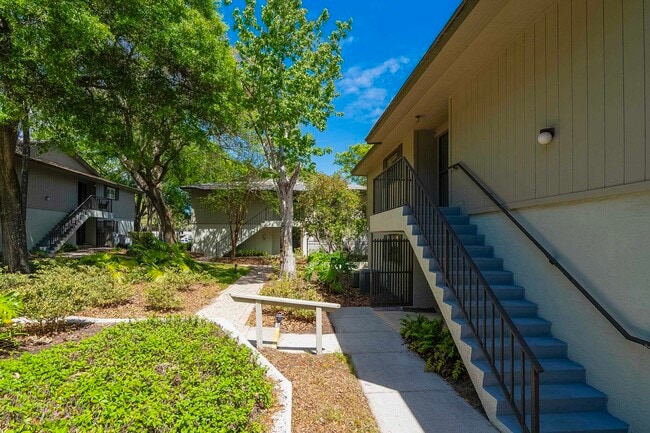 Photo - 22 Veronese Ct