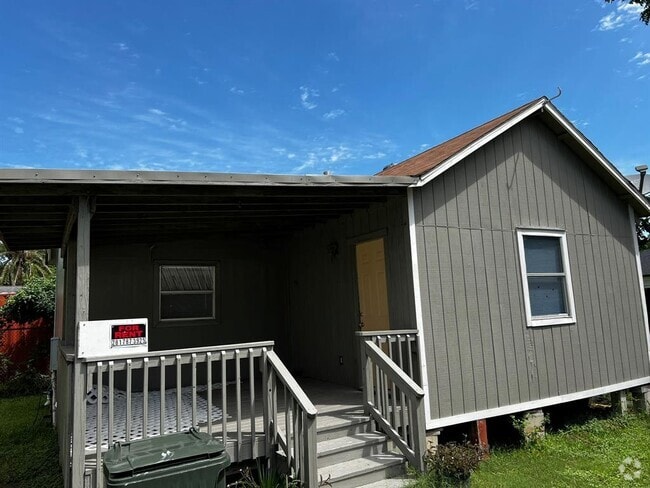 Building Photo - 4817 12th Unit A St Rental