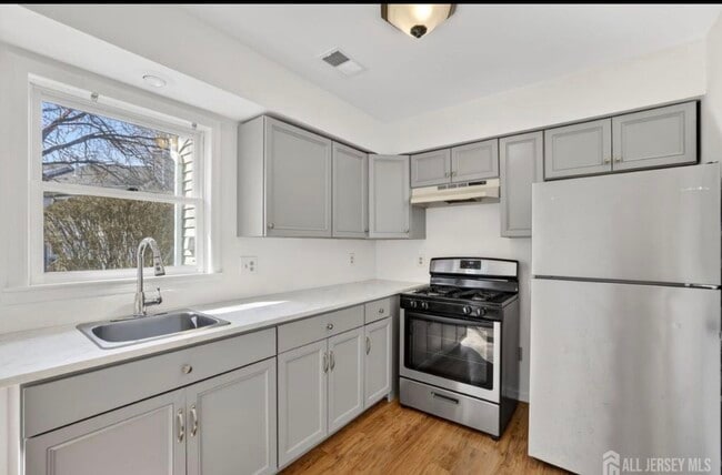 Photo - 35 Dallenbach Ln
