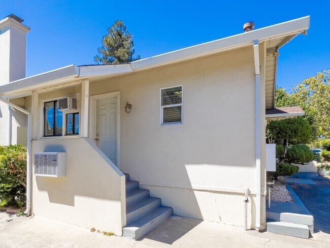 Photo - Brown Street, 2119-2121* Unit 2121-3