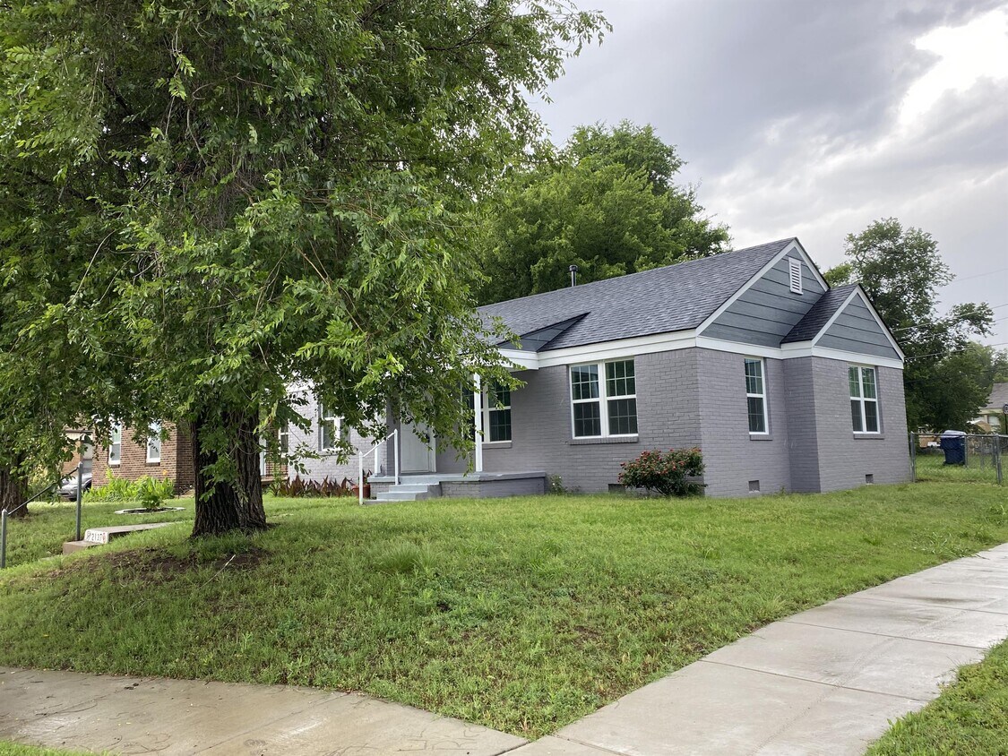 Photo - 2137 NE 20th St (Oklahoma City, OK)