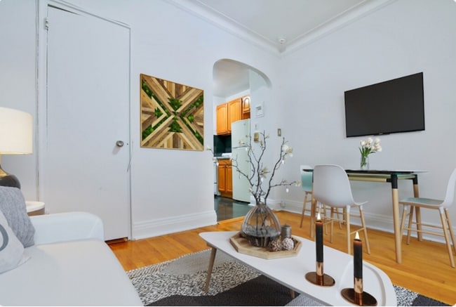 Building Photo - 156 E 85th St Rental