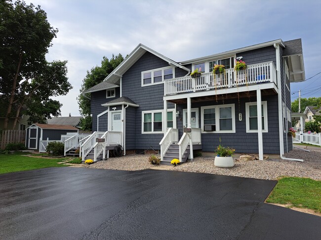 2nd floor apartment with lift - 22 Wilder Ter Unit 22 Wilder Terrace Apt A