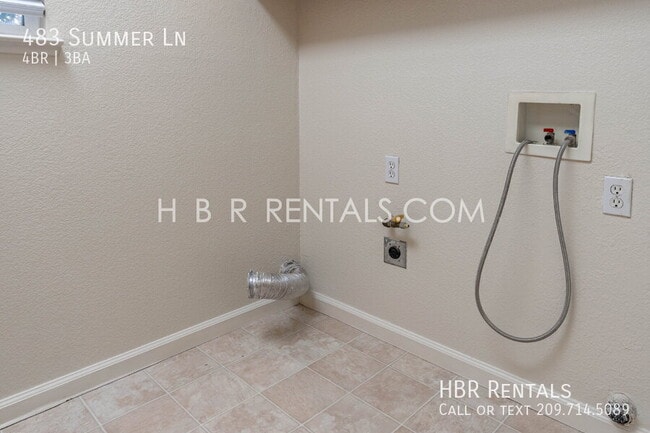 Photo - 483 Summer Ln