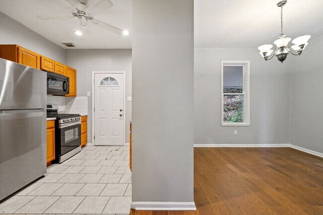 Photo - 410 Lorenz Ave