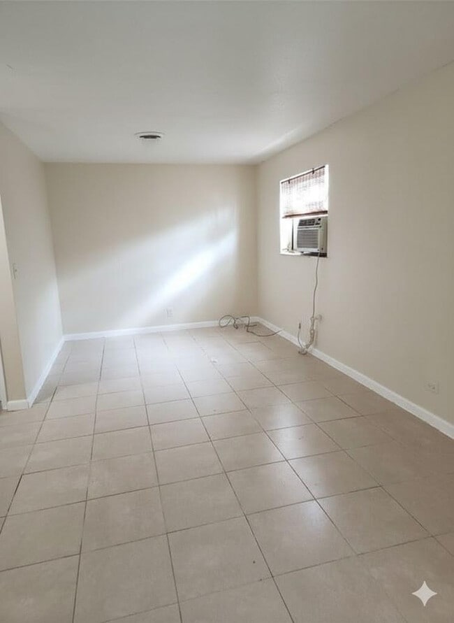 Photo - 1300 NW 61st Ave