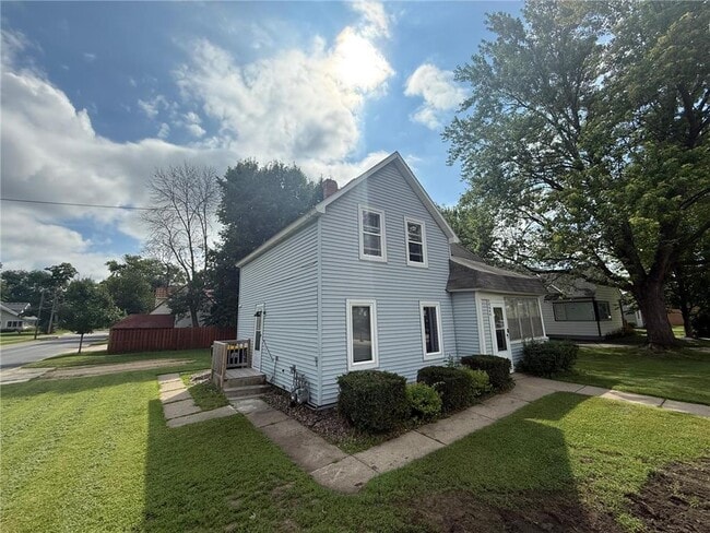 Photo - 20660 Holyoke Ave