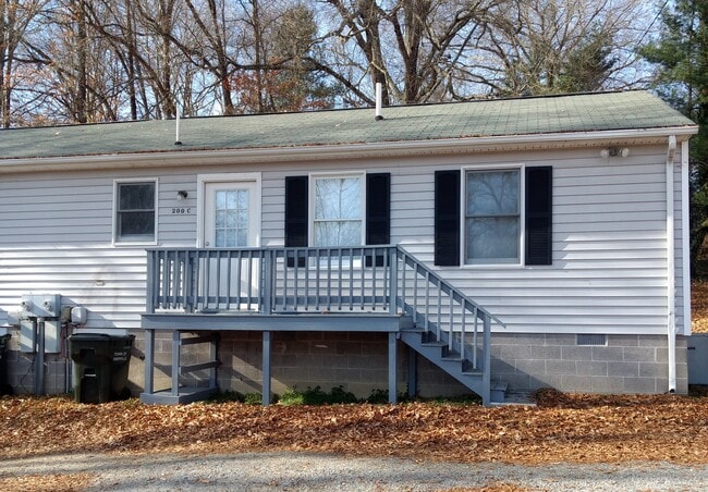 parking side - 200 Jefferson St Unit C