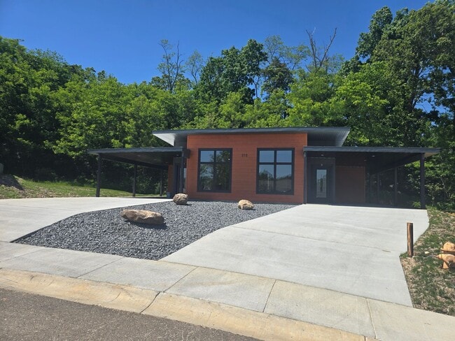 Building Photo - CT0101-MF2 Unit A